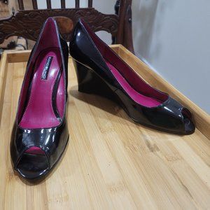 Bandolino Wedge Heel Peep-toe Shoes